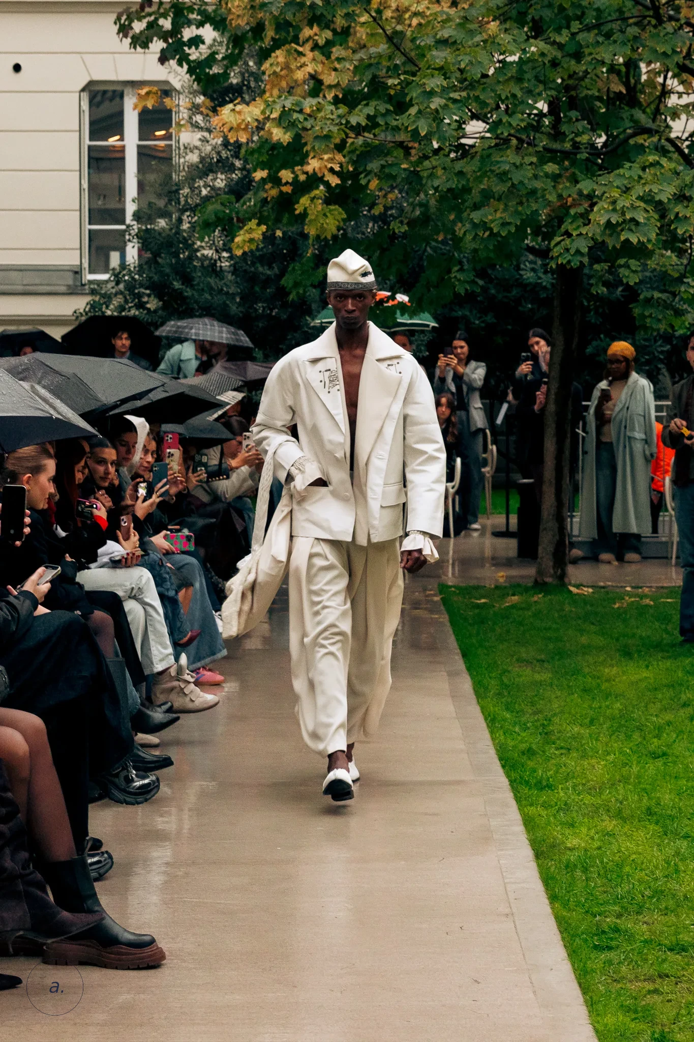 Speed fashion photography, Paris, by Campbell Jensen